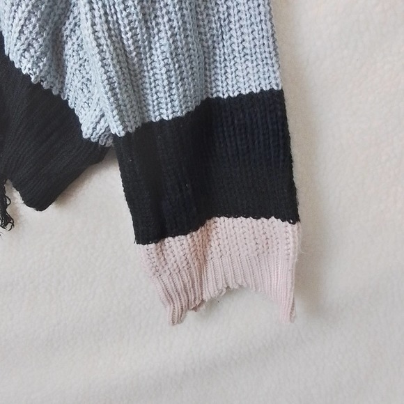 Polly & Esther Oversized Cropped Color Block Sweater Size XLarge - Picture 9 of 11